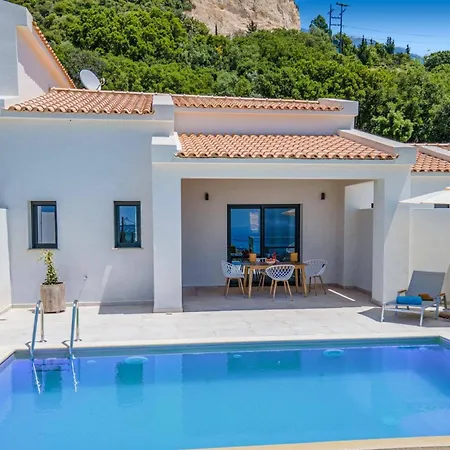 Straw By Villa Mousata