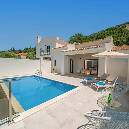 Villa Straw By Mousata