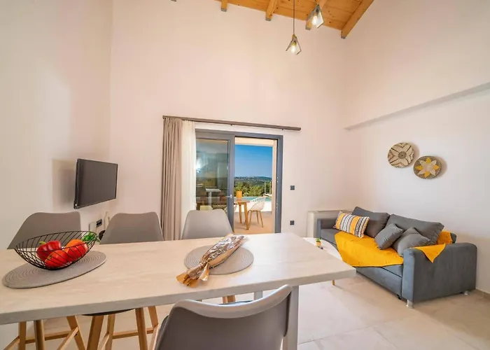 Straw By Villa Mousata