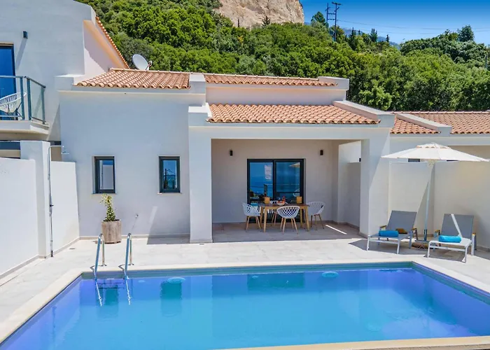 Straw By Villa Mousata